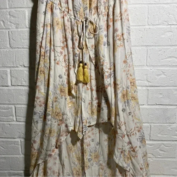 Floral Shorts Romper With Train Size L Off The Shoulder Sleeves Yellow and White - Picture 12 of 14